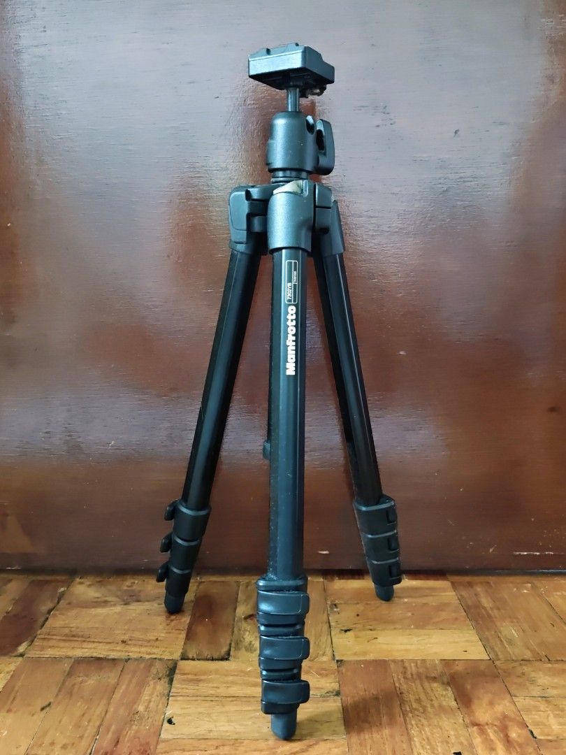 Manfrotto 7302YB Tripod (Category: Tripods & Monopods) located in Taguig. Submitted by deargavriel (Listing ID 1408242316, Image 2). Description: Manfrotto 7302YB 4-Section Aluminum Tripod w/ Ballhead - Supports 7.7 lbs (3.5kg) I’m moving out of Manila soon, so I’m decluttering my belongings to facilitate a seamless and efficient relocation. They're all either really new (less than a year) or taken care of in pristine condition ✨.