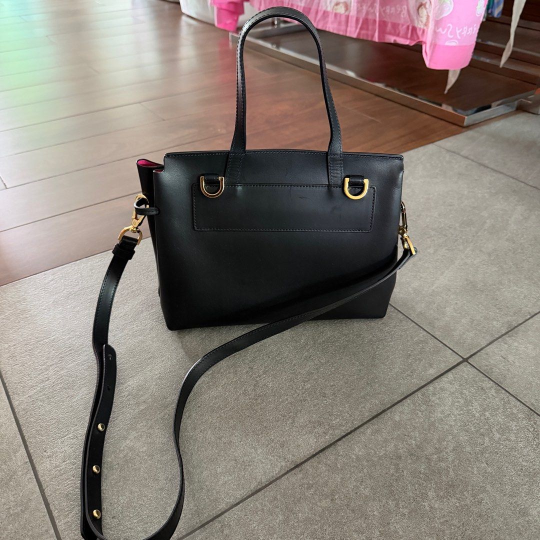 Mansur Gavriel Black Lady Bag (Category: Luxury Bags & Wallets) located in Quezon City. Submitted by prelovedbygirliess (Listing ID 1408176230, Image 2). Description: Italian vegetable tanned black leather lady bag. Interior pocket and detachable adjustable shoulder strap .