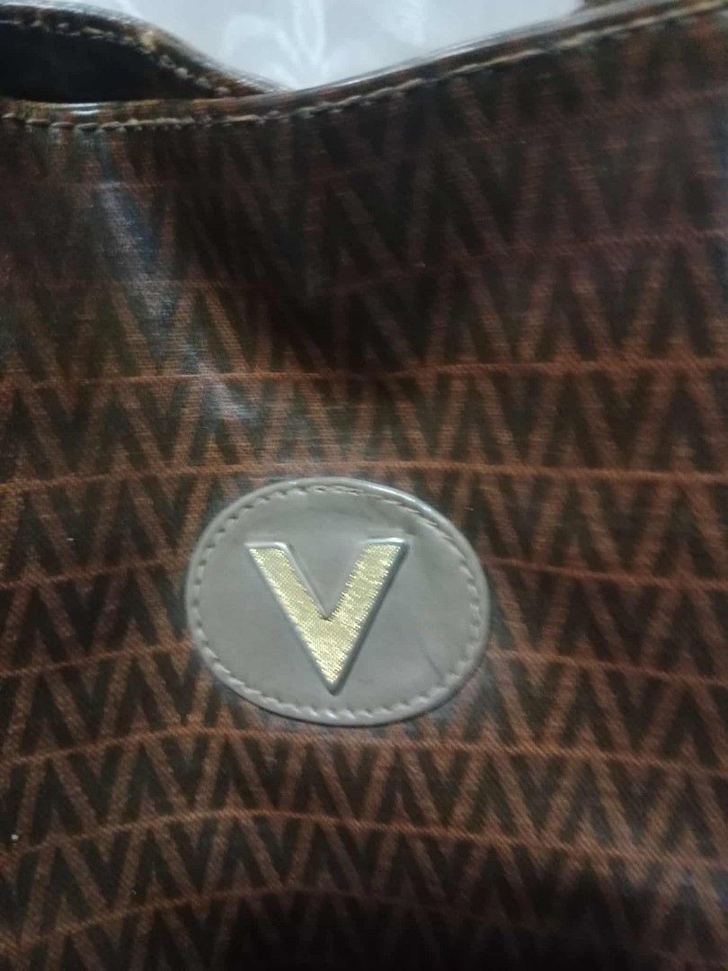 Mario Valentino Vintage (Category: Luxury Bags & Wallets) located in Tuguegarao City. Submitted by starzeke (Listing ID 1408271617, Image 3). Description: Pakibasa po‼️ ❤️Dear Buyers💚 Hindi ako makareply sa inyo, nakalimit kasi message sa carousel, nababasa ko lang cia. hanapin nio na lang po sa fb parehong pangalan po nakalagay sa profile pics. Pm nio ako dun and your Tawad☺️ or Chat me in watsapp 🎀- Starzeke Thriftshop and Japan Anikz.