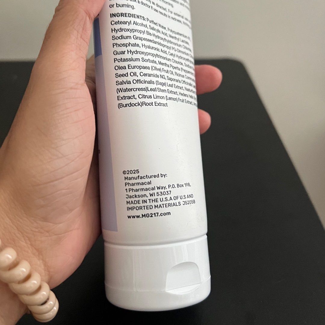 MG217 Exfoliating Scalp Treatment 177mL (Category: Hair) located in Pasig City. Submitted by jesspicks.manila (Listing ID 1408164641, Image 3). Description: 100% Original Salicilic Acid & Botanical Extracts For psoriasis, seborrheic dermatitis, dandruff .