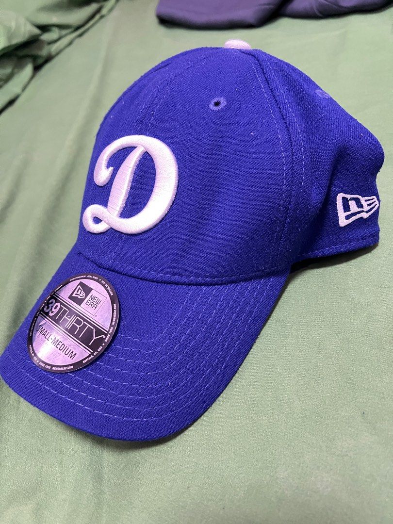 New Era Los Angeles Dodgers Cap (Category: Caps & Hats) located in Valenzuela. Submitted by gotdrip (Listing ID 1408237858, Image 2). Description: New Era Fitted Cap Size: Small - Medium.
