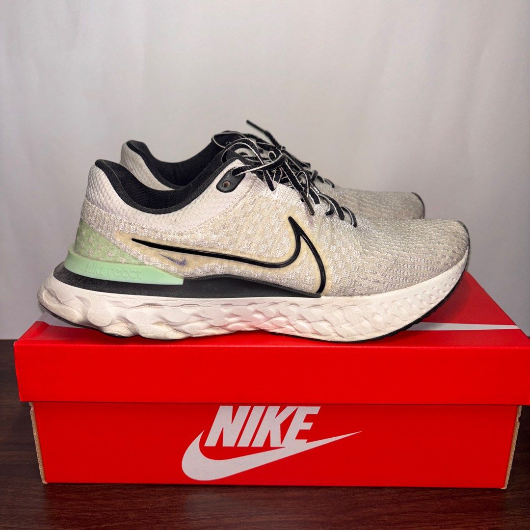 Nike React Infinity Run FK3 (Category: Sneakers) located in Las Pinas. Submitted by mariajuliacq (Listing ID 1408209667, Image 3). Description: - Nike React Infinity Run FK3 sneakers - Size: US 10.5 - Colorway: White and Black - Includes original box - Condition: Slight discoloration - Original Price: ₱5,300.00.