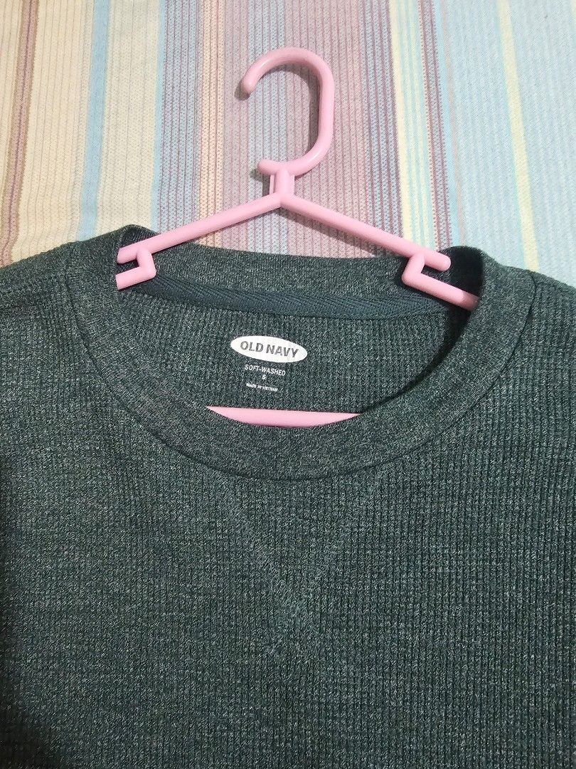 Old Navy Camo Thermal Shirt - Small (Category: Tshirts & Polo Shirts ) located in Marilao. Submitted by bcantong (Listing ID 1408227909, Image 3). Description: - Old Navy thermal shirts (2 pieces) - Camouflage pattern - Dark green color - Crew neck - Long sleeves - Size: Small - Waffle knit texture dimension Length 26 inches width 16 inches sleeve 26.5 inches ❎️ camouflage (sold).