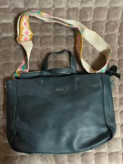 (Category: ) located in . Submitted by emp_preloved (Listing ID 1408241866, Image 1). Description: .