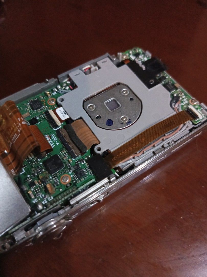 Panasonic Lumix DMC-F3 Digital Camera (Category: Cameras) located in Tuguegarao City. Submitted by yeonlim (Listing ID 1408290757, Image 1). Description: - Panasonic Lumix DMC-F3 digital camera LENS - 12 Megapixels - 4x Optical Zoom - 28mm Wide Lens - Silver body The mother board is broken but the lens itself is perfectly working .
