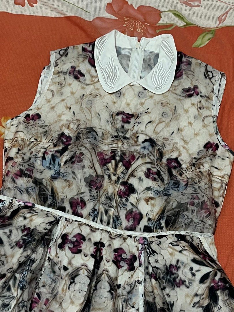Printed Sleeveless Dress with Collar (Category: Dresses) located in San Pablo. Submitted by jessthingz (Listing ID 1408145946, Image 2). Description: .