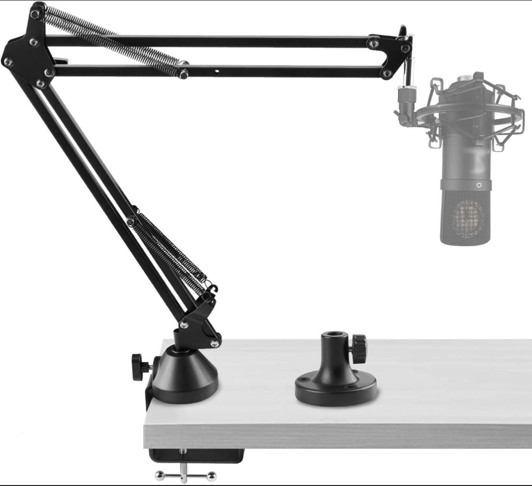 Razer Sieren Mini + Microphone Arm (Category: Microphones) located in Manila. Submitted by lodburger (Listing ID 1408223848, Image 2). Description: - Razer Seiren Mini microphone (black) - Black boom arm included - Boom arm features: - Desk clamp - Microphone holder - Adjustable springs - Microphone has a small green light.