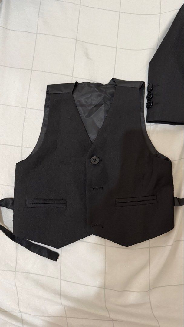 Suit Complete Set (Category: Babies & Kids Fashion) located in Quezon City. Submitted by msetcetera (Listing ID 1408185381, Image 2). Description: .