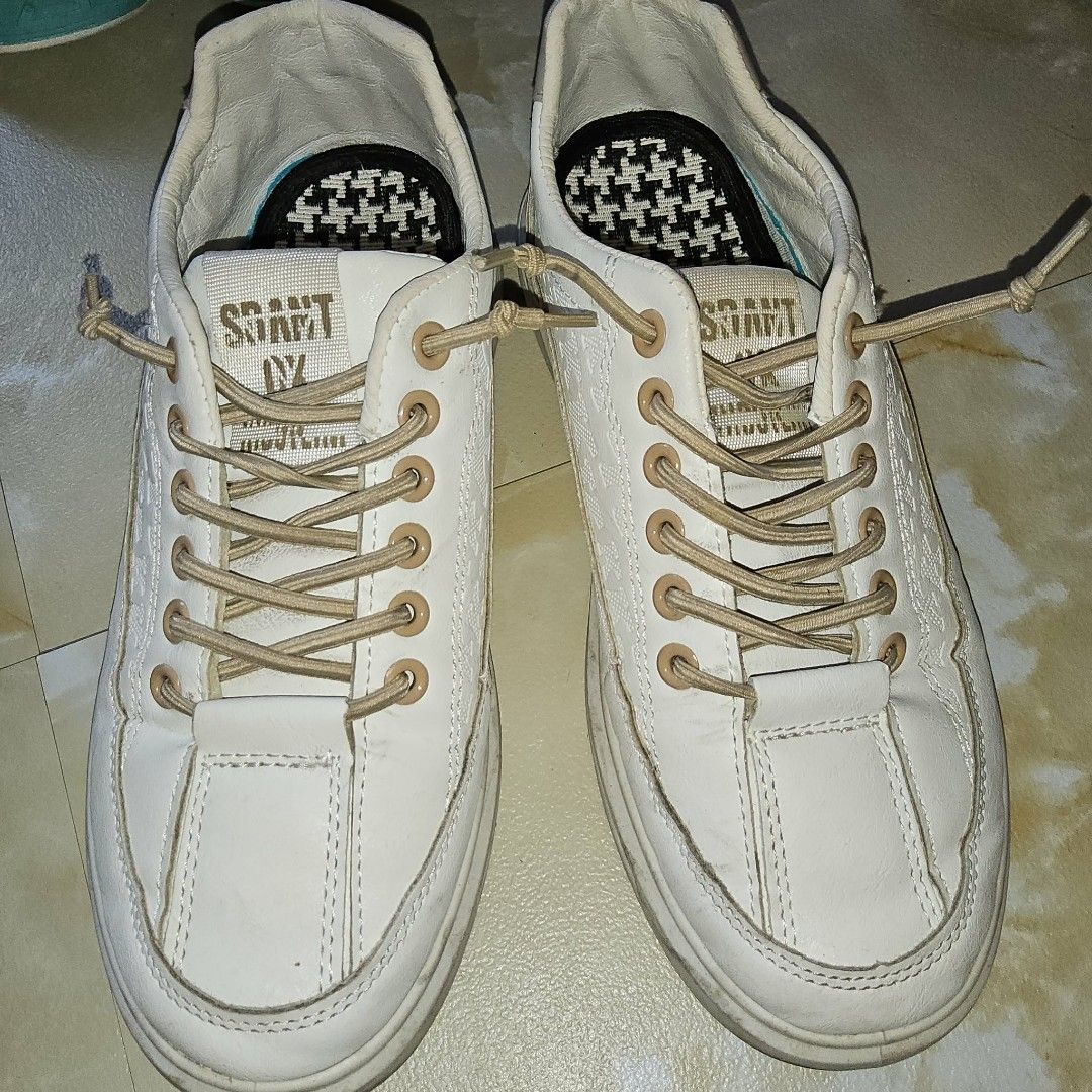 Superga White Rose Gold Sneakers (Category: Sneakers) located in Alaminos. Submitted by shee.jimenez (Listing ID 1408226981, Image 2). Description: size 7 and 8.
