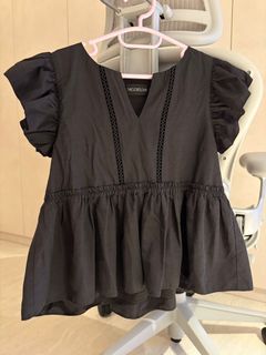 (Category: ) located in . Submitted by ThePrelovedCloset (Listing ID 1408265339, Image 1). Description: .