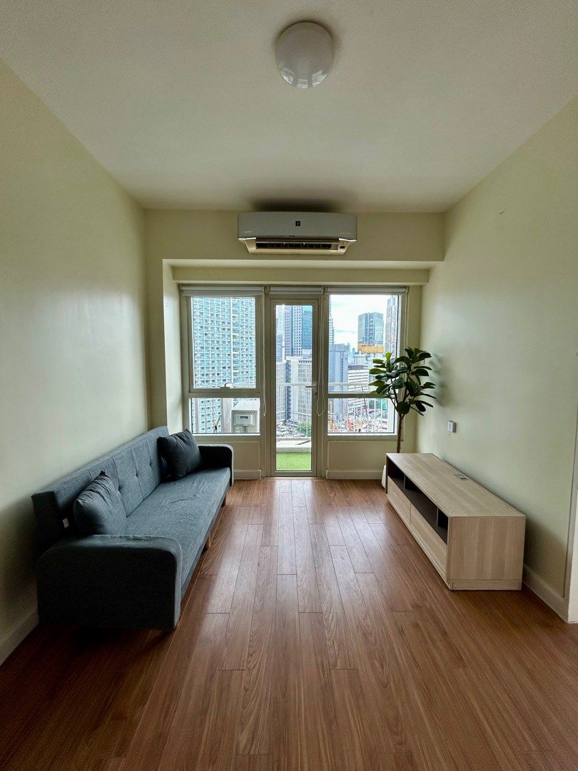 The Grand Midori 2 bedroom (Category: Apartments & Condos) located in Taguig. Submitted by j___jj (Listing ID 1390237241, Image 3). Description: Furnished 2 bedroom unit 66sqm Tower 2 24th floor 65,000 / month (Dues Included) 3 occupants Small pets allowed Payment terms: 1 yr advance rent + 2 mos deposit Parking B1-51Grand Midori Makati. Open to brokers and agents :) please contact 09175372737.