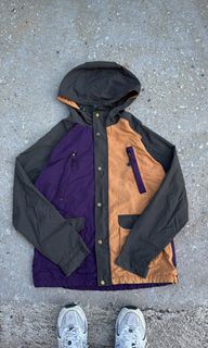 (Category: ) located in . Submitted by tshirt.thrift_ (Listing ID 1408277490, Image 1). Description: .