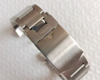 (Category: ) located in . Submitted by watchshop2000 (Listing ID 1408284976, Image 1). Description: .