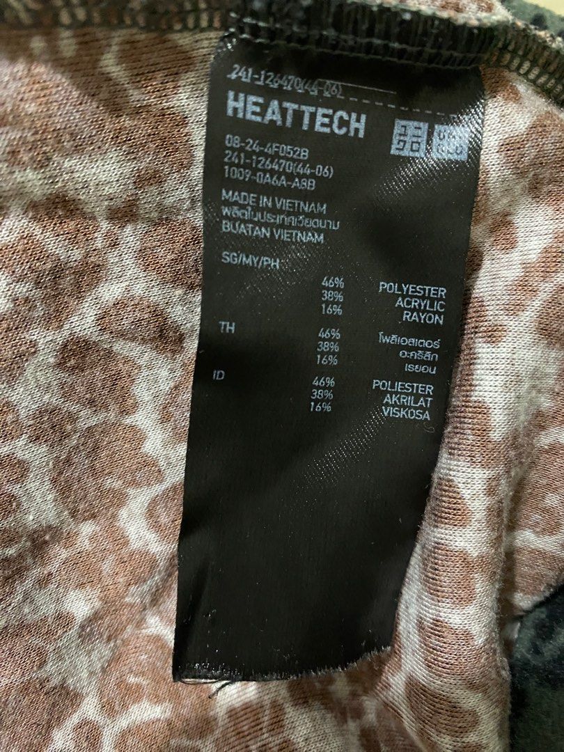 Uniqlo Heattech Fleece Turtleneck (Category: Longsleeves) located in Pasig City. Submitted by tesoritos.ph (Listing ID 1408226751, Image 3). Description: - Uniqlo Heattech fleece turtleneck - Leopard print design - Size: Small (S) - Long-sleeved - Turtleneck collar -MOP GCash.