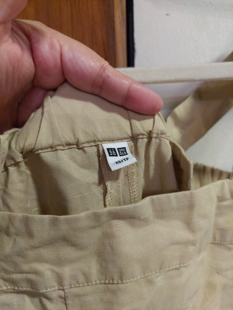 UNIQLO LINEN BLEND JUMPSUIT (Category: Jumpsuits) located in San Pedro. Submitted by cyanide.slug.cat (Listing ID 1408240605, Image 3). Description: s-sm 34" bust 53" length never worn, missing belt no when worn please.