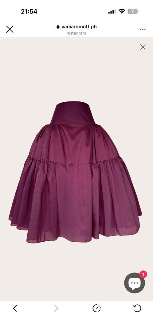 Vania Romoff The Tabi Skirt (Category: Skirts) located in Makati City. Submitted by team_maxvin (Listing ID 1408254900, Image 2). Description: - Vania Romoff Tabi Skirt - High-waisted design - Voluminous silhouette - Color: Deep burgundy .