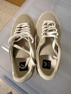 (Category: ) located in . Submitted by flee_korea (Listing ID 1408298854, Image 1). Description: .
