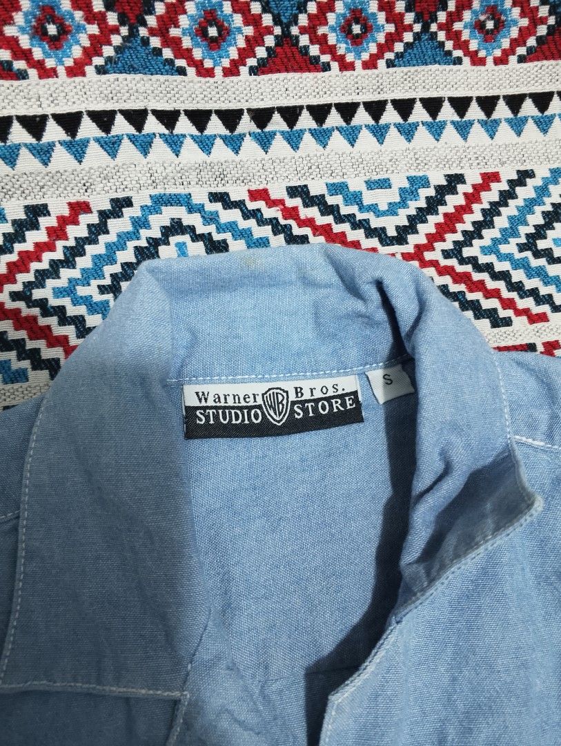 Vintage Warner Bros. Polo Sleeveless (Category: Coats, Jackets and Outerwear) located in Tacloban City. Submitted by sololooters (Listing ID 1408122722, Image 3). Description: 📩📩📩.