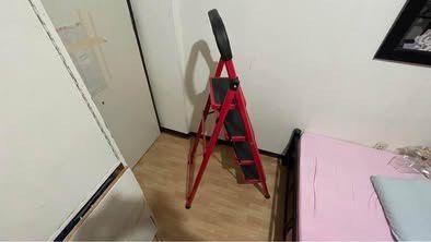 4 Steps Aluminum Step-Ladder Red‼️ (Category: Ladders & Steps) located in Las Pinas. Submitted by techietechtrove (Listing ID 1408456147, Image 3). Description: 4 Steps Aluminum Step-Ladder Red‼️ Measurements: Product Overall Height: 152cm Product Inner Height: 100cm Steps: Width: 43cm Product Inner Length: 50cm Product Outer Length: 76cm.
