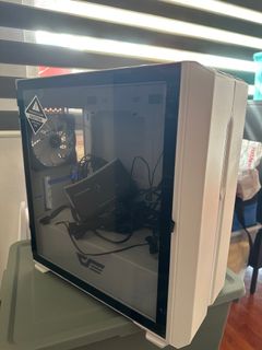 White Computer Case479277398151014400