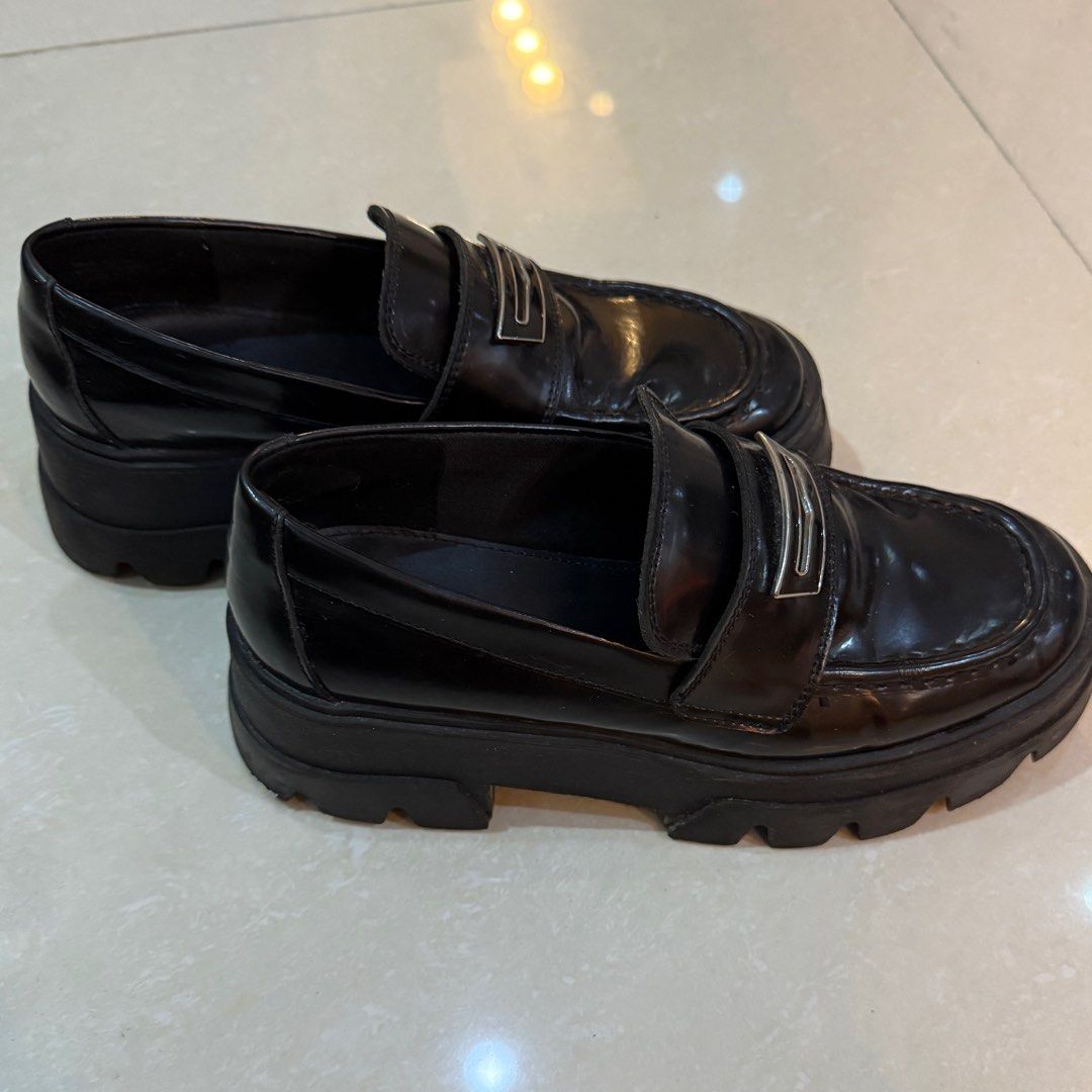 ALDO Black Platform Loafers (Category: Loafers) located in Las Pinas. Submitted by slua19 (Listing ID 1408422907, Image 3). Description: SLIGHTLY NEGOTIABLE Original Price: 4950 DM for more details & pics .