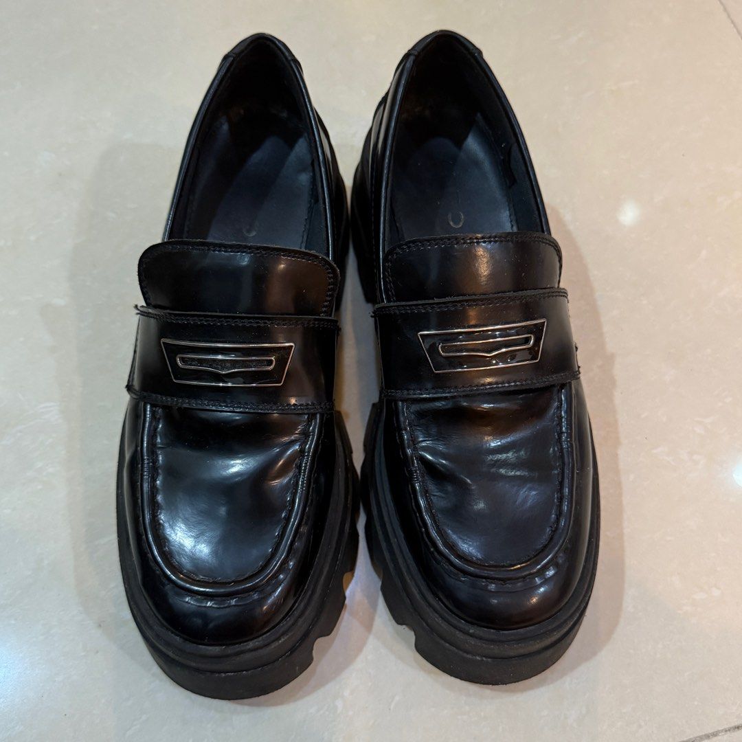 ALDO Black Platform Loafers (Category: Loafers) located in Las Pinas. Submitted by slua19 (Listing ID 1408422907, Image 2). Description: SLIGHTLY NEGOTIABLE Original Price: 4950 DM for more details & pics .