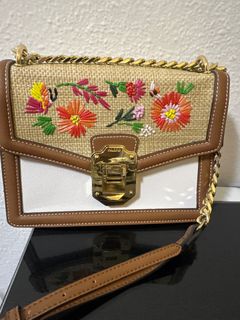 (Category: ) located in . Submitted by bag__lover (Listing ID 1408373213, Image 1). Description: .