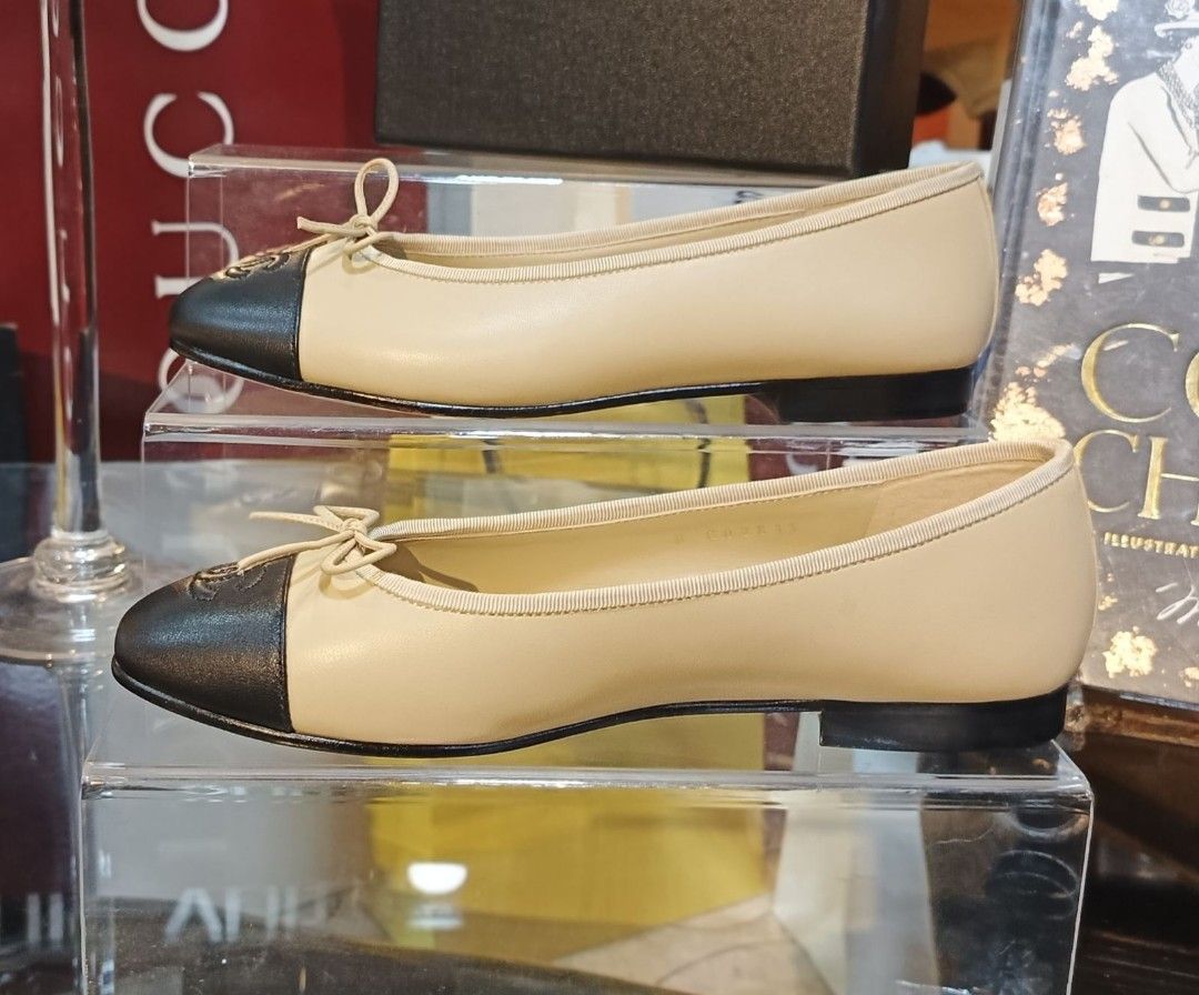Authentic Chanel Ballet Flats (Category: Flats & Sandals) located in Itogon. Submitted by designerluxeshop (Listing ID 1408442948, Image 3). Description: pre-owned Chanel ballet flats with dustbag, authenticity documents and box size 39, 💯% original, in good condition, shipping is free, message me if interested, delivery is by schedule discount is offered for cash buyer layaway is accepted 20% downpayment 80% balance payable up to 4-6months.