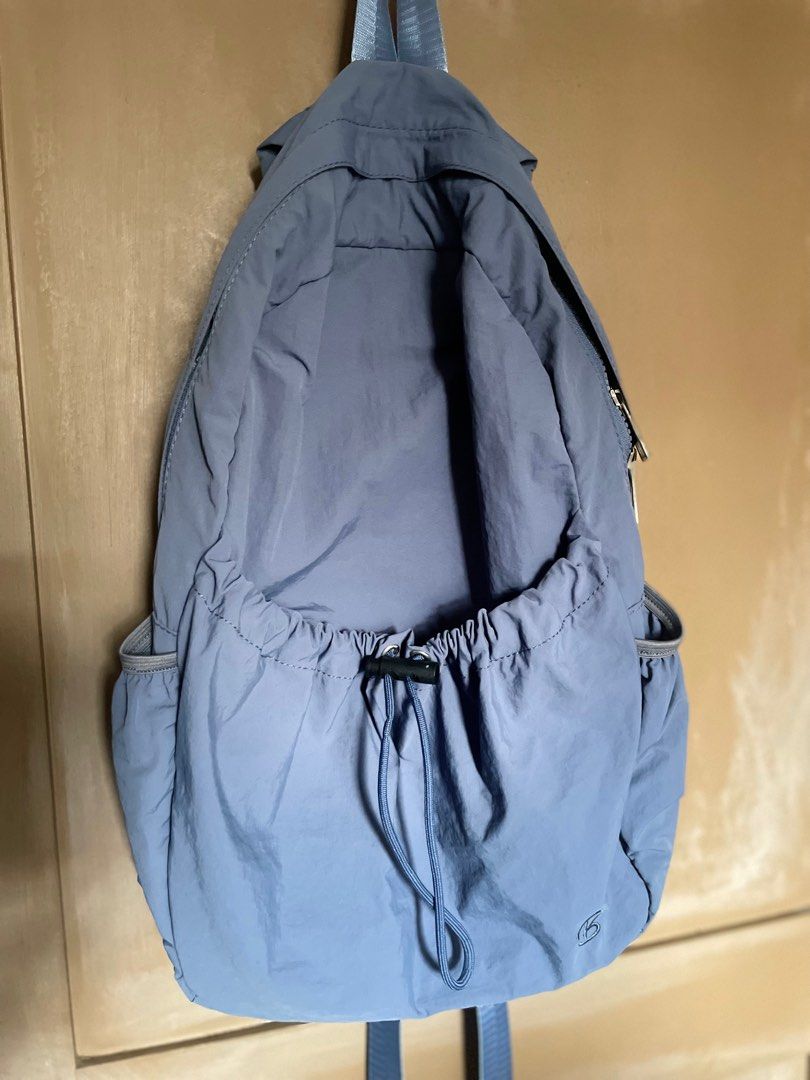 Bench Women’s Backpack (Category: Backpacks) located in Manila. Submitted by frisbeedawg (Listing ID 1408314697, Image 2). Description: Used twice No issues Bought from physical store Original price: 699.