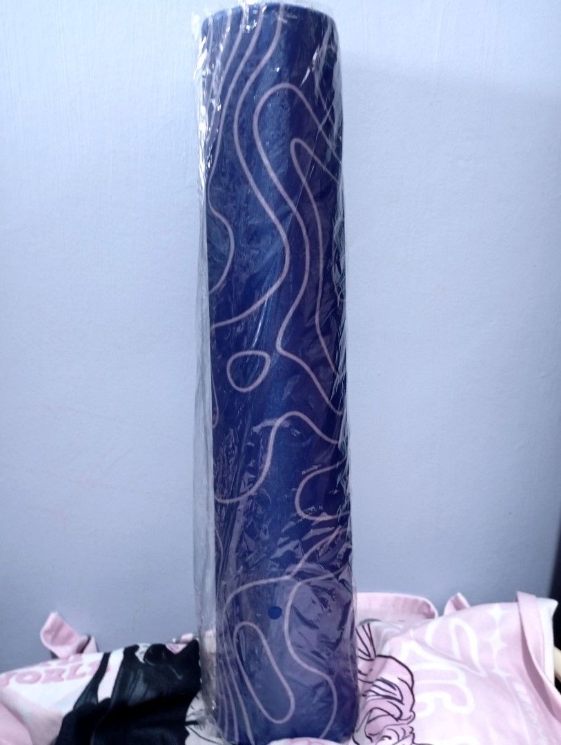 Blue Topography Mousepad Gaming Extended 900x400mm (Category: Exercise Mats) located in Quezon City. Submitted by ana-chan (Listing ID 1408319798, Image 2). Description: Located in Sauyo, QC. Can do same day delivery or any of your preferred couriers. Available as long as posted!.
