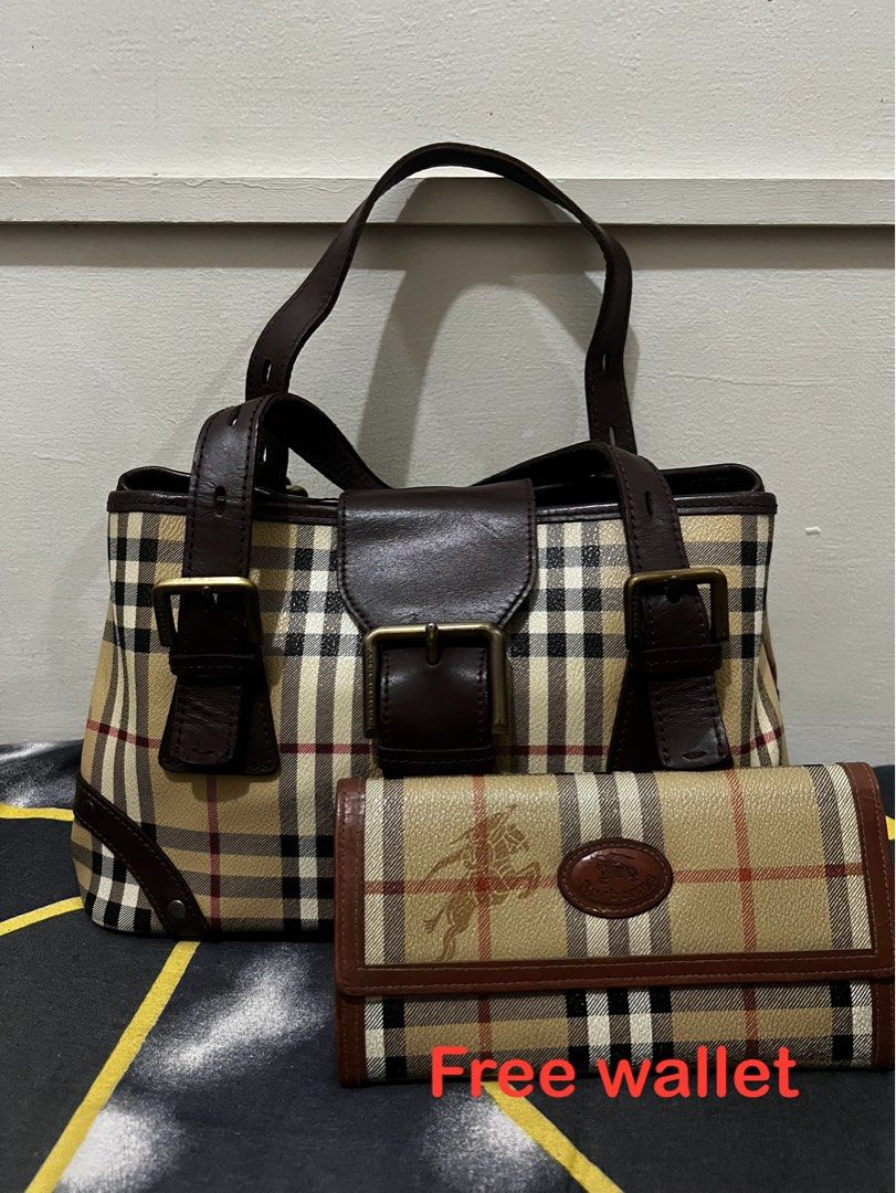 Burberry bag w/ free wallet (Category: Luxury Bags & Wallets) located in Valenzuela. Submitted by dianzskiyo (Listing ID 1408404272, Image 1). Description: Preloved Burberry bag with free wallet 📍 what you see is what you get 📍 Managed ur expectation - this is preloved 📍 Slightly negotiable 📍 All details were already posted (pls check photos para iwas sa redundant na tanong 😉) 📍 Color may vary due to lighting 💡 📍 + SF 📍Last pic for refen
