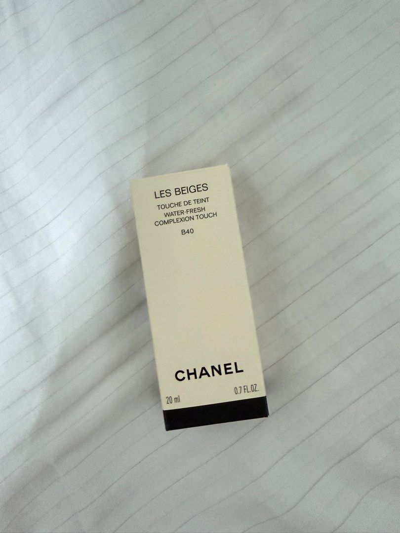 Chanel Les Beiges Water-Fresh Complexion Touch B40 (Category: Makeup) located in Mandaue City. Submitted by knucklehead2 (Listing ID 1408376813, Image 2). Description: I love this!!!! It feels like my skin but 100x better. Super light lang sa face. But sadly, it’s not my shade :( will be buying another one Bought at Rustans Cebu last Dec 1, 2025. The brush that comes with it is unused. 95% full.