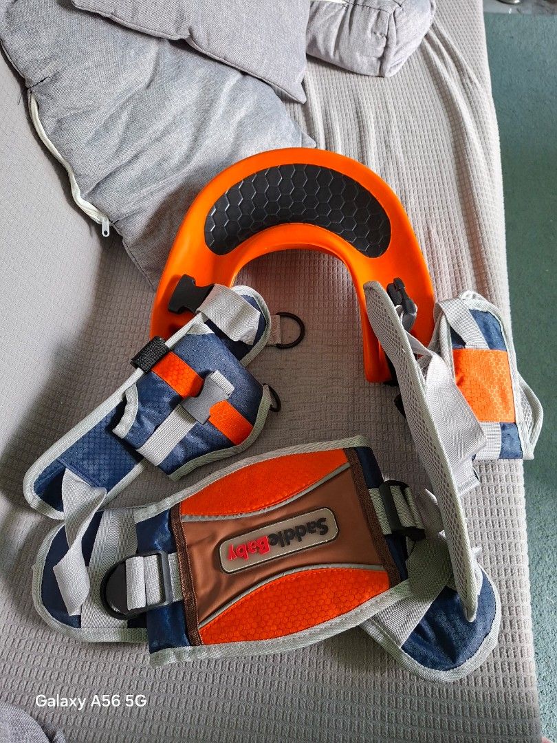 Children's shoulder carrier. (Category: Carriers & Slings) located in Antipolo. Submitted by little_toto (Listing ID 1408320343, Image 2). Description: children's shoulder carrier. 100% authentic. used 2x only. Hindi ganung nagamit kasi takot ung anak ko. Bagay ito sa mahilig lumabas kasama ang chikiting. Issue: my konting scratch lng sa gilid. This item was bought oversea. Shipping fee not include from the price..