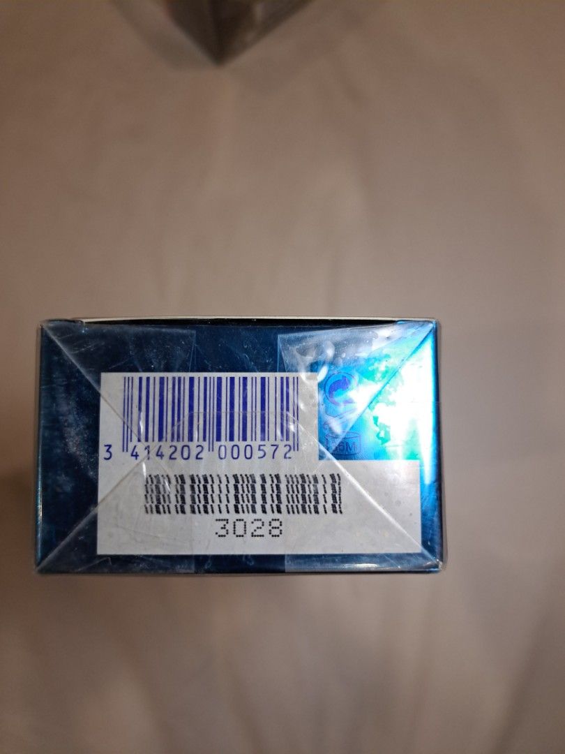 Davidoff Cool Water Eau de Toilette 125ml (Category: Fragrance & Deodorants) located in Quezon City. Submitted by kytrading (Listing ID 1408460196, Image 2). Description: - Davidoff Cool Water Eau de Toilette - For Men - Volume: 4.2 fl oz (125 ml) - Type: Natural Spray - Features the Davidoff Cool Water logo - Comes in a blue box - Barcode visible.