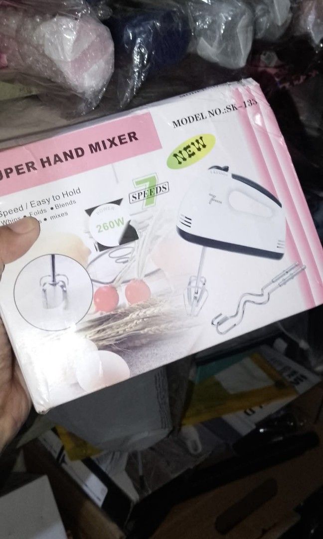 Electric mixer (Category: Hand & Stand Mixers) located in Pasig City. Submitted by jessentials (Listing ID 1408335684, Image 1). Description: .