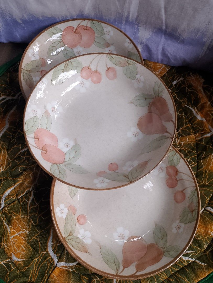 Excellent China Fruit Design Deep Plates (Category: Dinnerware & Cutlery) located in Valenzuela. Submitted by buylaaaaa (Listing ID 1408441551, Image 1). Description: 3pc set Unused VGC Handpicked Thrifted.