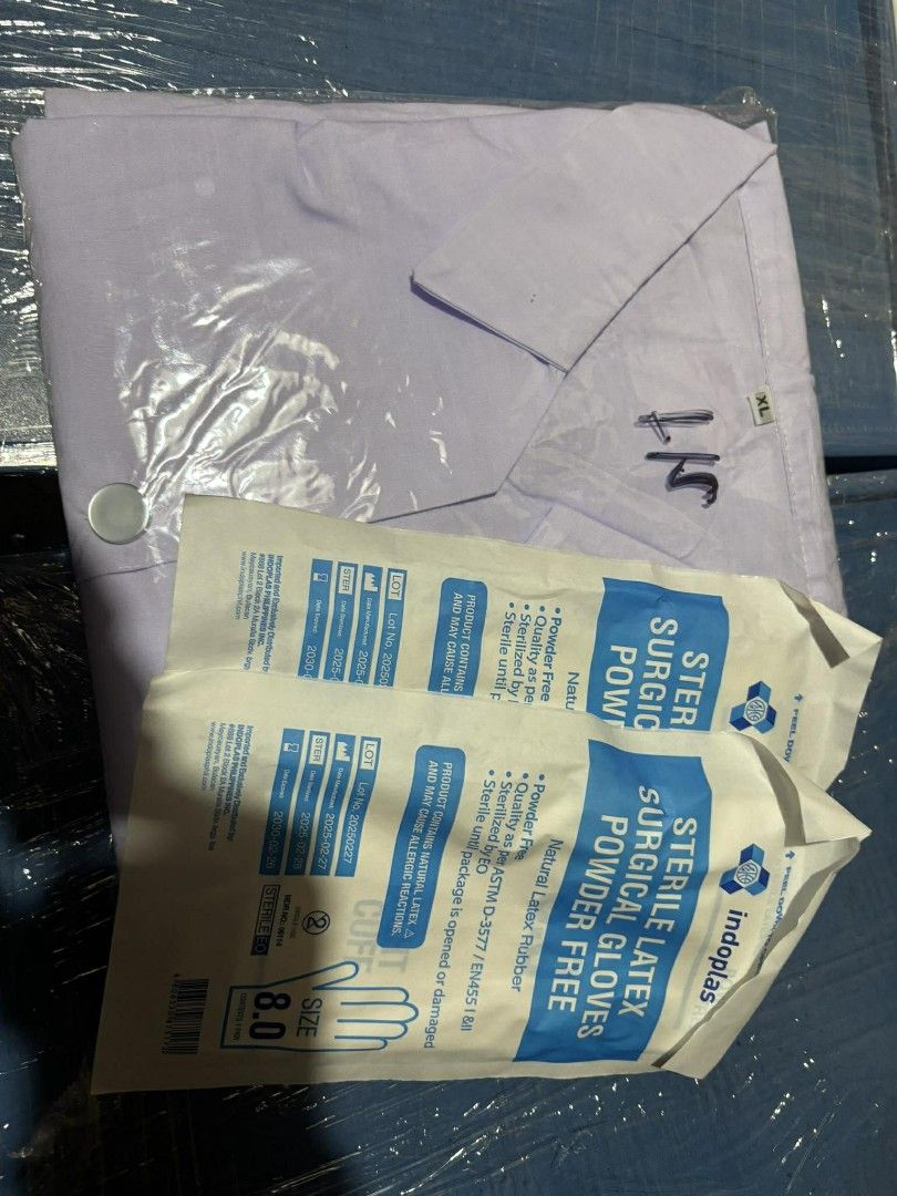 Gloves and lab gown (Category: Braces, Support & Protection) located in Manila. Submitted by cattleyaro61723 (Listing ID 1408493646, Image 1). Description: we accept bulk orders brandnew affordable onhand negotiable good quality and condition open for pick up and delivery high quality we also sell many medical supplies call me 09268225723 cod,gcash,bank transfer lifetime time free service.