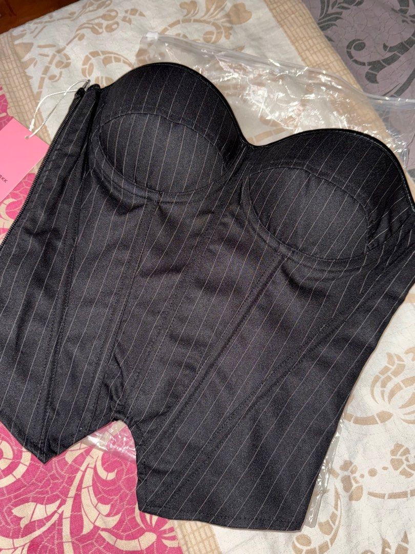 Hey New BKK Corset Top (Category: Others Tops) located in Baguio. Submitted by klizzle (Listing ID 1408328503, Image 2). Description: excellent quality, medj like zara fitted only size s rfs: should have got m srp 898.