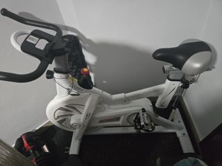 Vélo d'appartement Homcom Vélo d'appartement pliable selle réglable