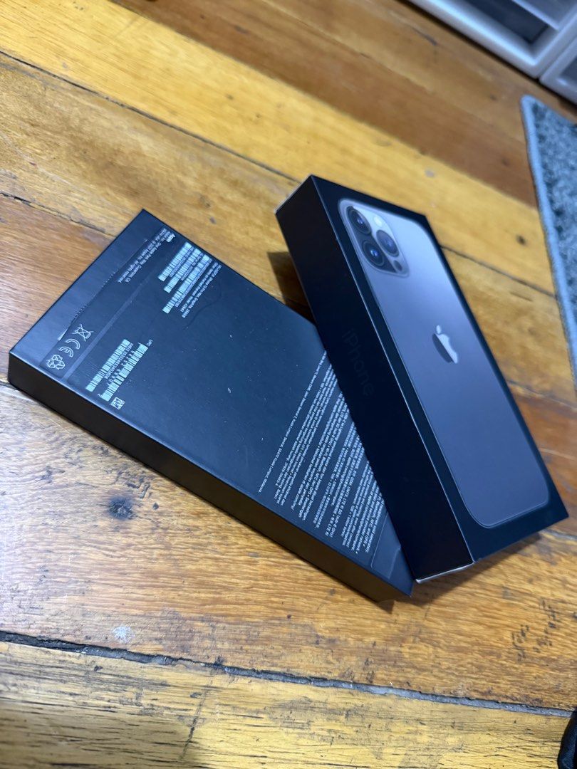 Iphone 12 Pro Max 254 GB Graphite BOX (Category: iPhone 12 Series) located in Paranaque City. Submitted by crew08 (Listing ID 1408301900, Image 3). Description: Iphone 12 Pro Max 256 GB Graphite BOX ONLY Youll get everything you see in the photos..