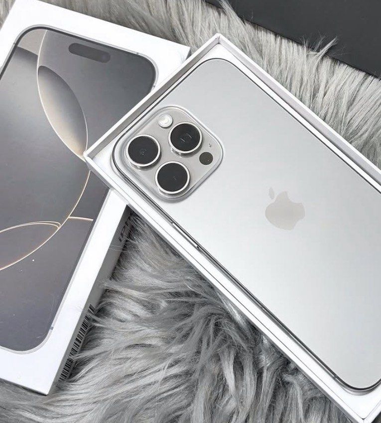 iPhone 16 Pro Natural Titanium 256gb (Category: iPhone 16 Series) located in Quezon City. Submitted by siowelayeney (Listing ID 1408328971, Image 1). Description: Complete inclusions With warranty until January 7, 2026 Battery health: 88% Cycle count: 661 Lady owned. No scratches/dents No history of repairs With box. Compelete inclusions RFS: Upgrade Dm for inquiries!.