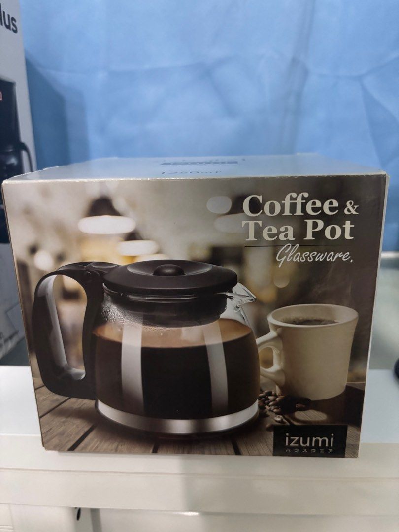 Izumi Coffee & Tea Pot Glassware (Category: Coffee & Tea Tableware) located in Pila. Submitted by eliphalez (Listing ID 1408495575, Image 1). Description: - Izumi Coffee & Tea Pot - 1250ml capacity - Elegant glass design - Black lid and handle - Ideal for coffee and tea - Great for serving guests or personal use.