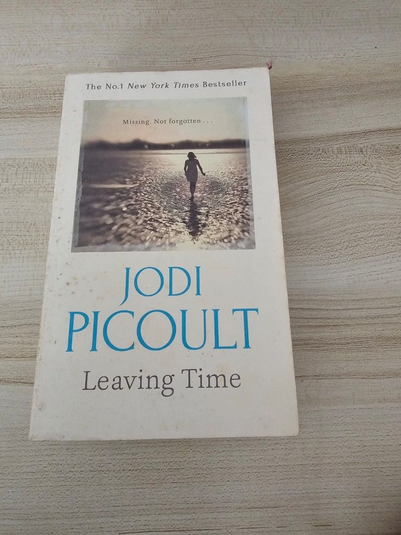 Jodi Picoult Leaving Time, Hobbies & Toys, Books & Magazines
