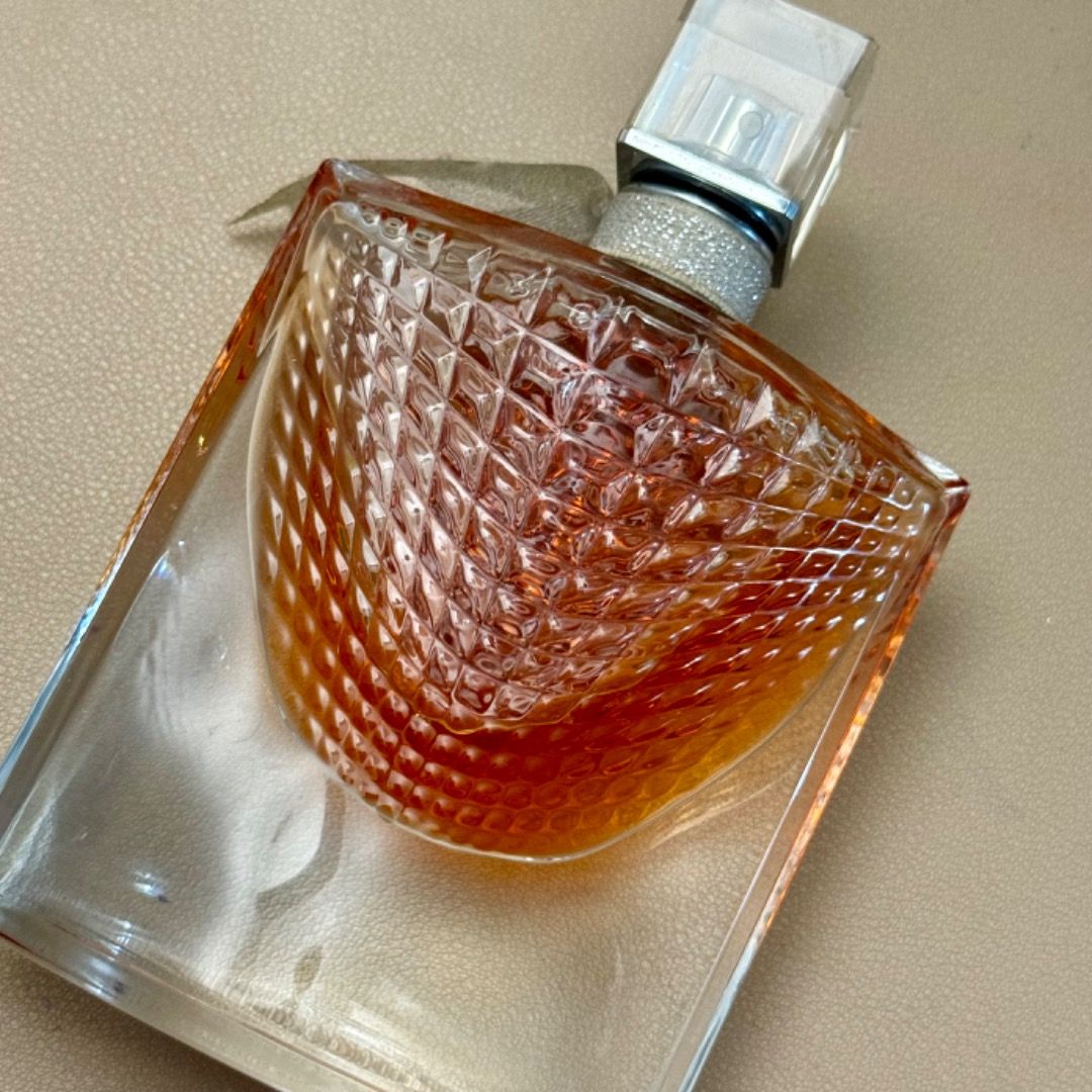 Lancome La Vie est Belle L'Eclat 75ml (Category: Fragrance & Deodorants) located in Quezon City. Submitted by hellolili21 (Listing ID 1408450013, Image 1). Description: 90% full No box 75ml bottle.