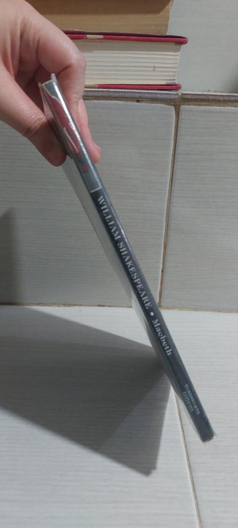 Macbeth by William Shakespeare (Category: Storybooks) located in Manila. Submitted by as_declutter (Listing ID 1408445994, Image 2). Description: - with annotations Loc: Manila MOD: ggx, j&t, lalamove can be bundled with other listings, ask me via pm! .