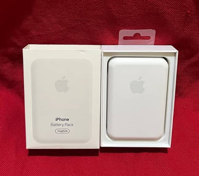 Magsafe Power bank 10000mAh (Category: Batteries & Power Banks) located in Manila. Submitted by as_onlineshop11 (Listing ID 1408329365, Image 1). Description: .