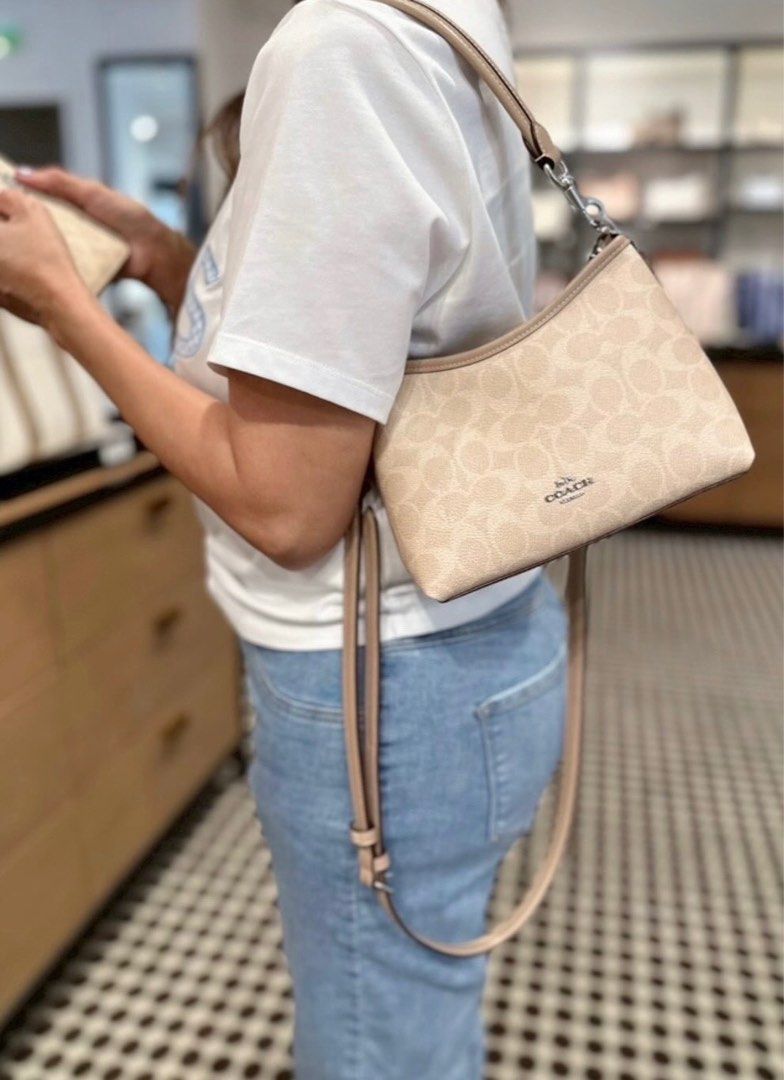 Mini Laurel (Category: Luxury Bags & Wallets) located in Manila. Submitted by lovieauthenticmerchandise (Listing ID 1408491286, Image 2). Description: .