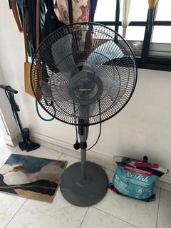 (Category: ) located in . Submitted by priya.aasma41978 (Listing ID 1408314388, Image 1). Description: .