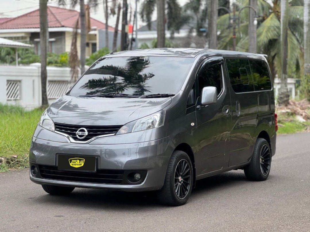 Nissan Evalia 1.5 XV AT 2013 ABU (Kategori: Mobil untuk Dijual) berada di Tangerang. Dikirim oleh dagang_mobil_cuman_hobby (ID iklan 1408423480, Gambar 3). Deskripsi: Evalia 1.5 XV AT 2013 Spec : - Mesin: 1.498 cc, 4-silinder inline, 16-katup, DOHC, Dual CVTC (kode mesin HR15DE) - Output maksimal: sekitar 109 PS 5.600 rpm - Torsi maksimal: sekitar 14,6 kg·m (-143 Nm) 4.000 rpm - Bahan bakar: bensin, sistem injeksi langsung (Direct Injection) - Ga