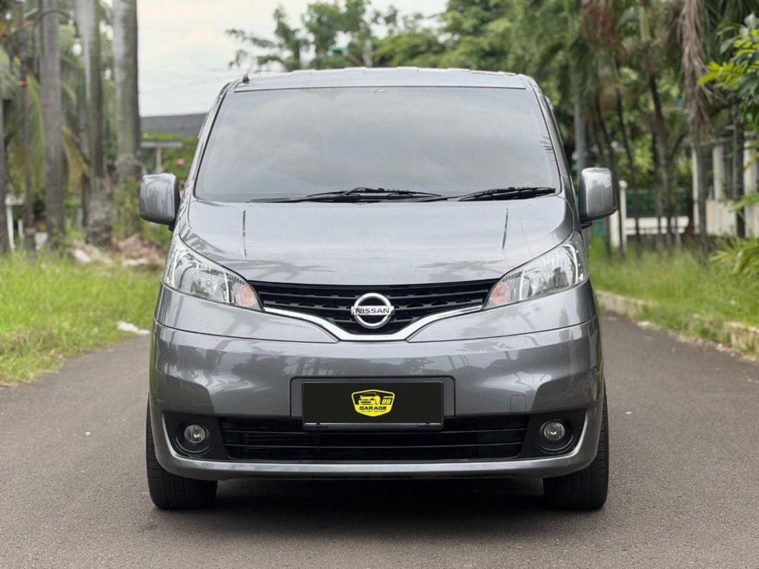 Nissan Evalia 1.5 XV AT 2013 ABU (Kategori: Mobil untuk Dijual) berada di Tangerang. Dikirim oleh dagang_mobil_cuman_hobby (ID iklan 1408423480, Gambar 2). Deskripsi: Evalia 1.5 XV AT 2013 Spec : - Mesin: 1.498 cc, 4-silinder inline, 16-katup, DOHC, Dual CVTC (kode mesin HR15DE) - Output maksimal: sekitar 109 PS 5.600 rpm - Torsi maksimal: sekitar 14,6 kg·m (-143 Nm) 4.000 rpm - Bahan bakar: bensin, sistem injeksi langsung (Direct Injection) - Ga